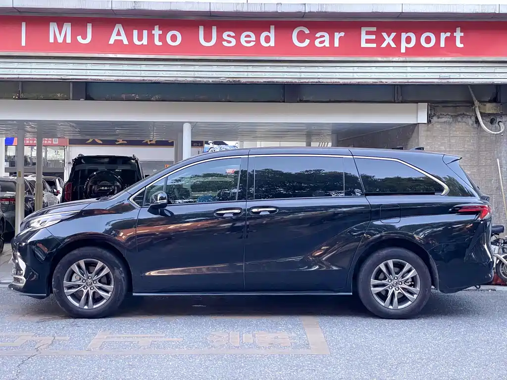 Toyota Sienna — миниатюра 3