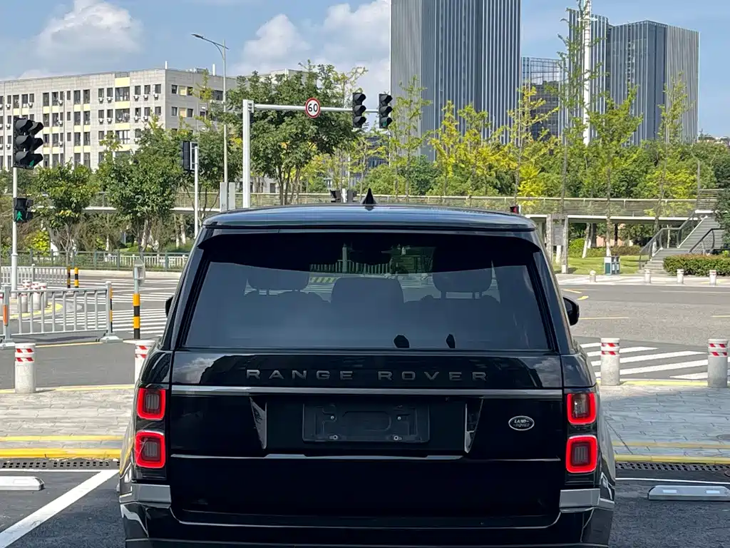 Land Rover Range Rover — миниатюра 7