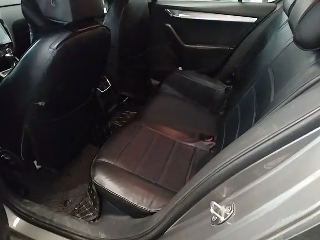 Skoda Octavia — миниатюра 17