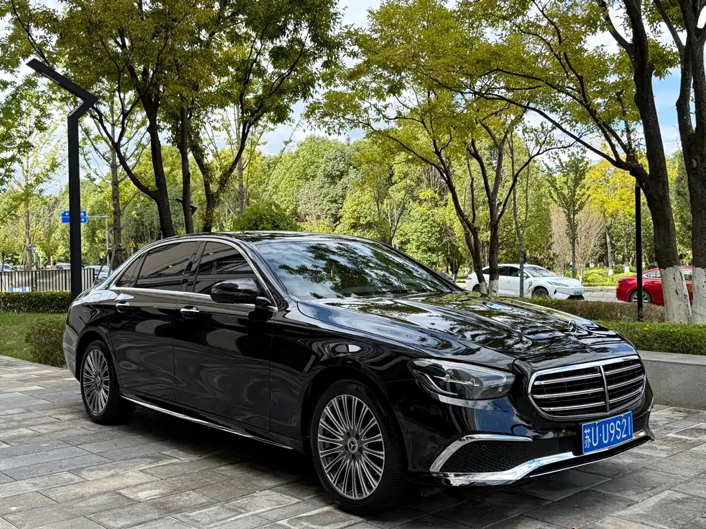 Mercedes-Benz E-Class — миниатюра 3
