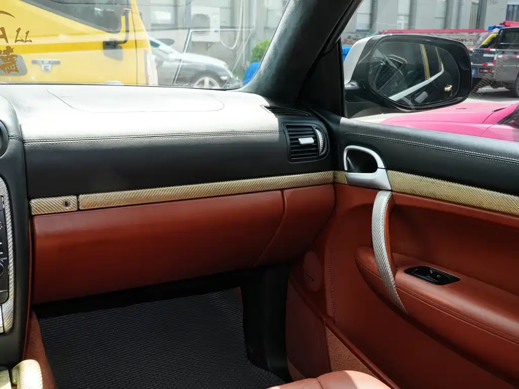 Porsche Cayenne — миниатюра 13