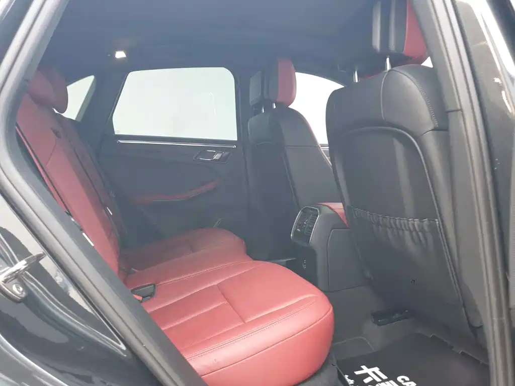 Porsche Macan — миниатюра 19
