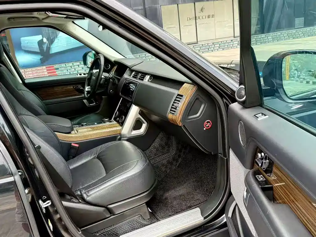 Land Rover Range Rover — миниатюра 7