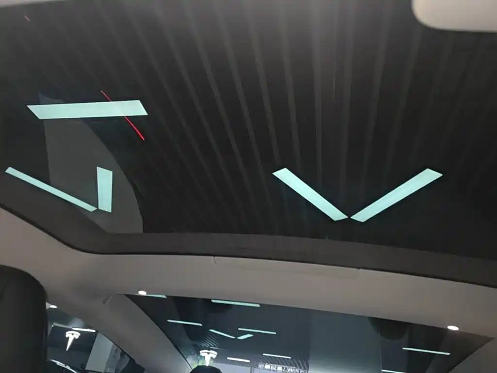 Tesla Model 3 — миниатюра 18