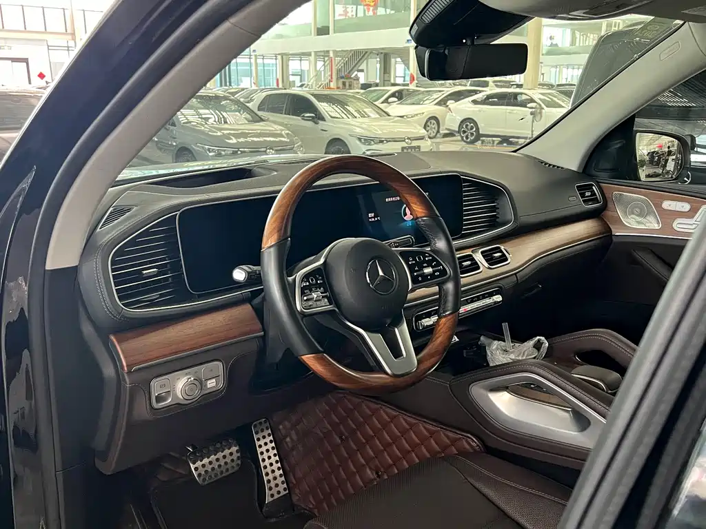Mercedes-Benz GLS — миниатюра 10