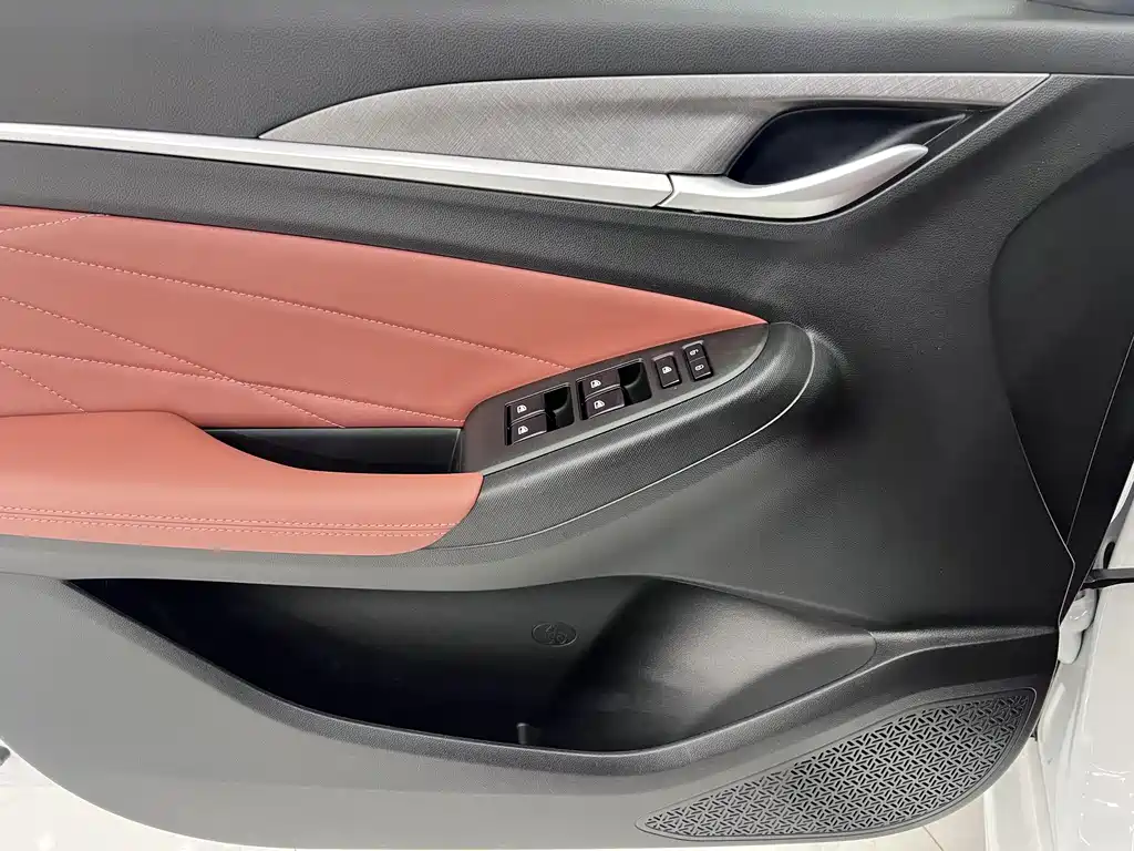 Changan Eado — миниатюра 10