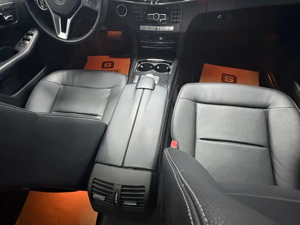 Mercedes-Benz E-Class — миниатюра 13