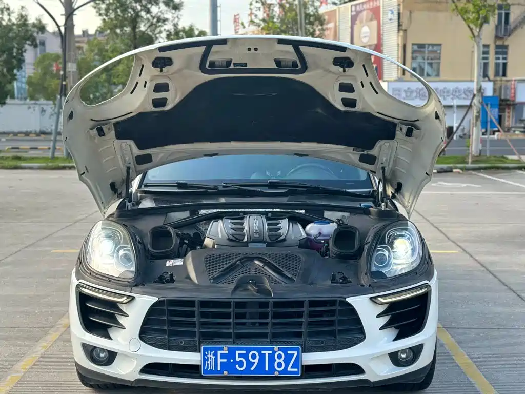 Porsche Macan — миниатюра 4