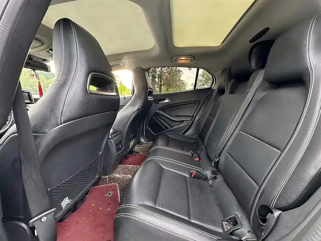 Mercedes-Benz GLA 2015 GLA 200 Fashion