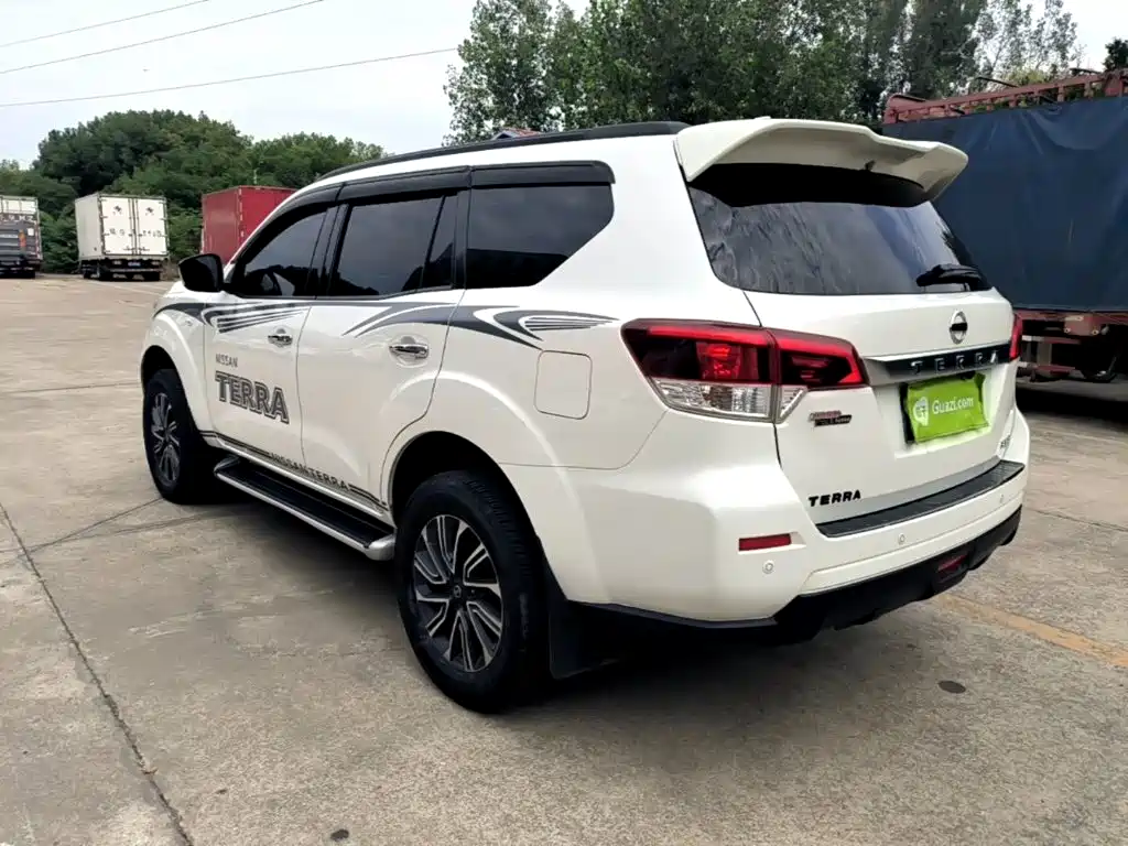 Nissan Terra — миниатюра 5