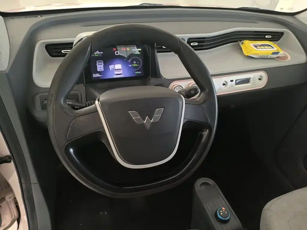Wuling MINIEV — миниатюра 11