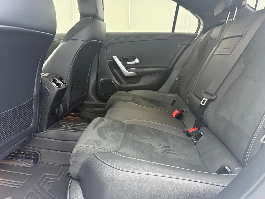 Mercedes-Benz A-Class — миниатюра 11