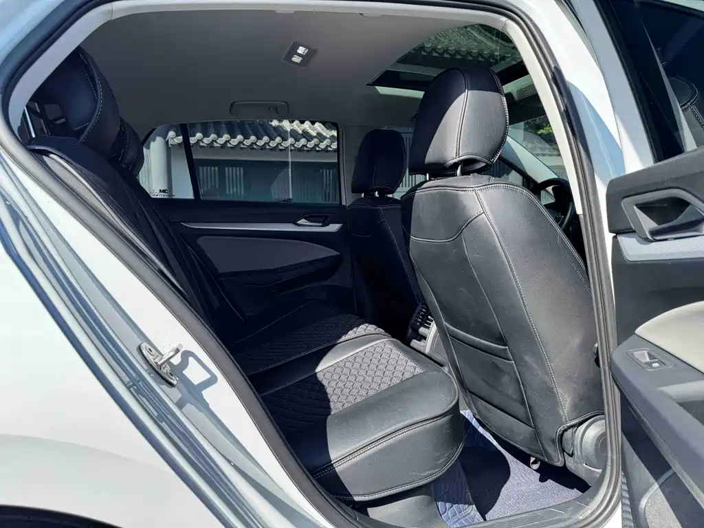 Volkswagen Golf — миниатюра 9