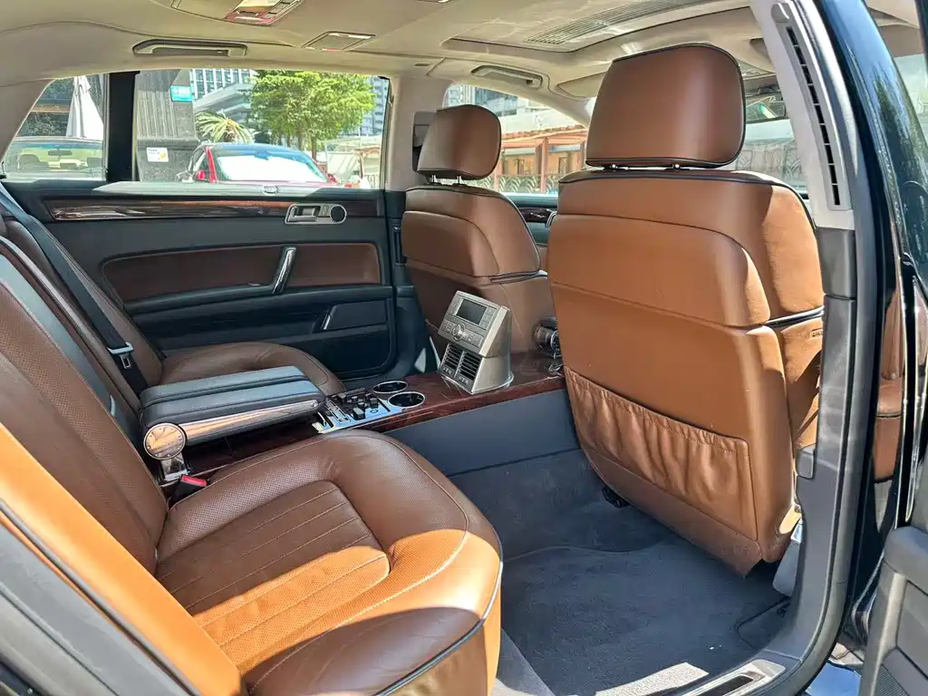 Volkswagen Phaeton — миниатюра 8