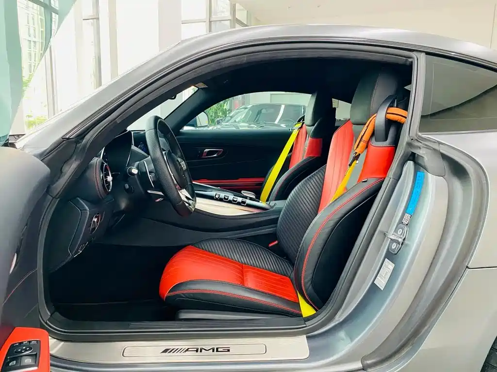 MERCEDES-BENZ AMG GT