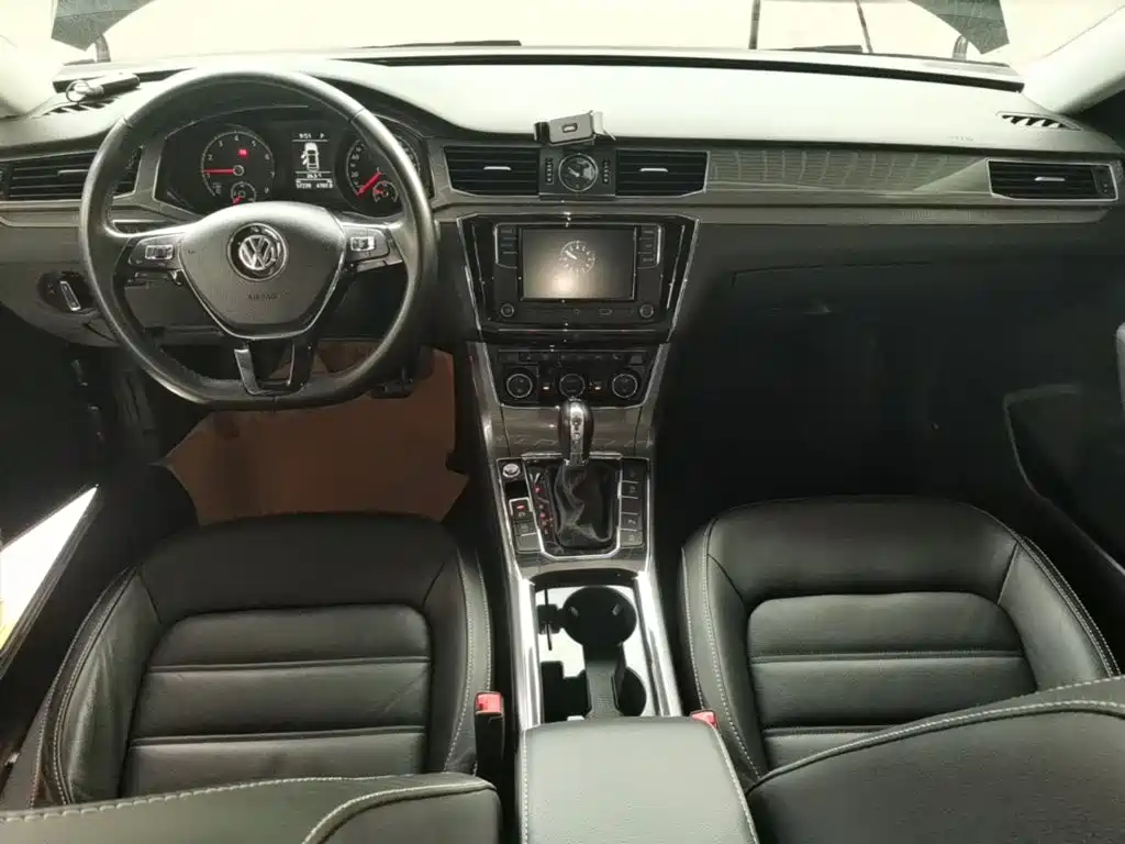 Volkswagen Passat — миниатюра 10