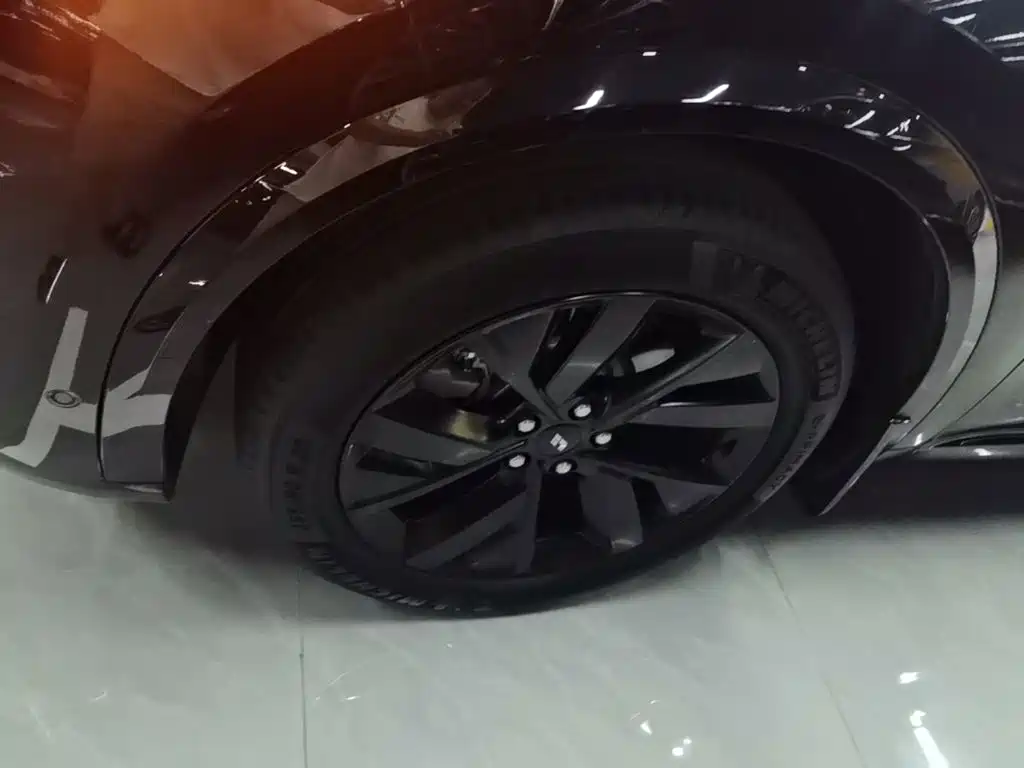 Li Auto Li L8 — миниатюра 23