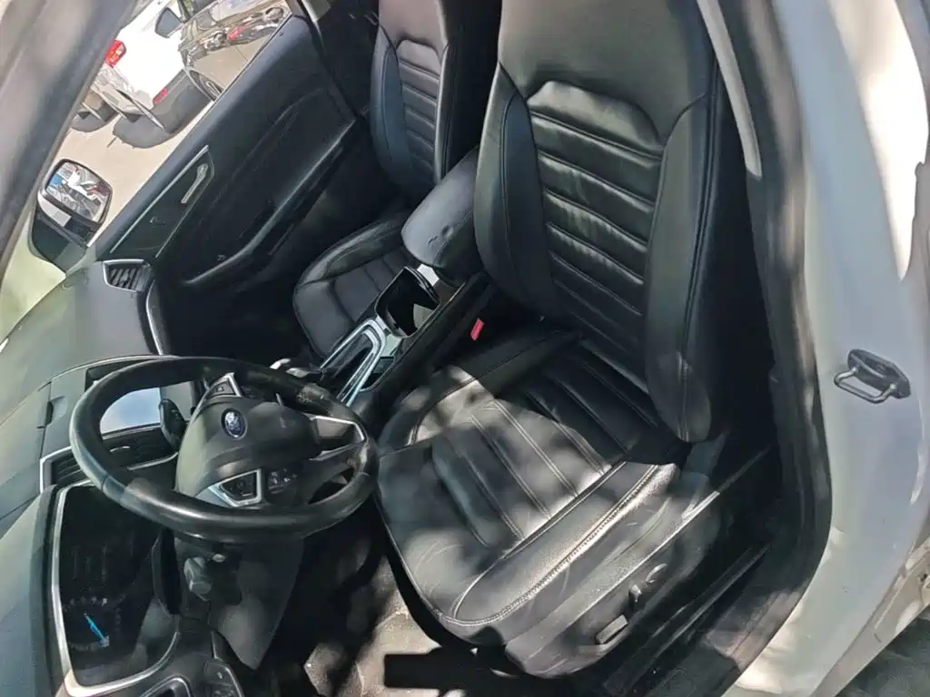 Ford Edge — миниатюра 15