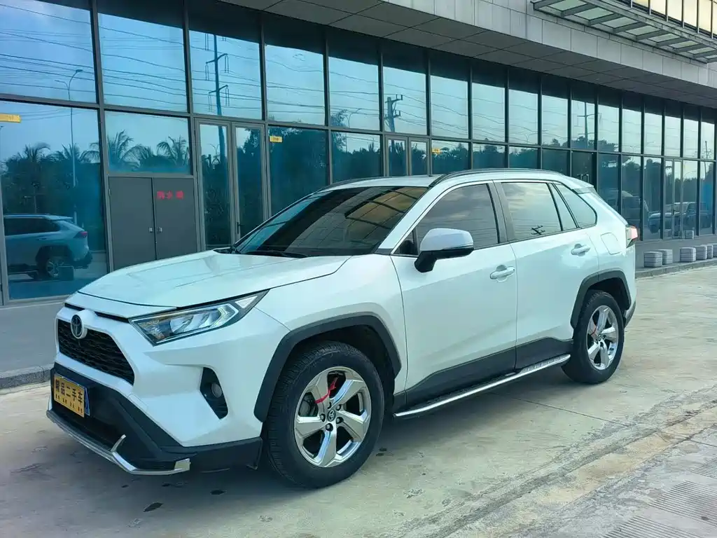 Toyota RAV4 2021