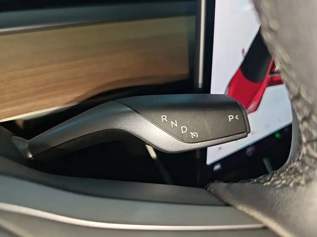 Tesla Model 3 — миниатюра 14