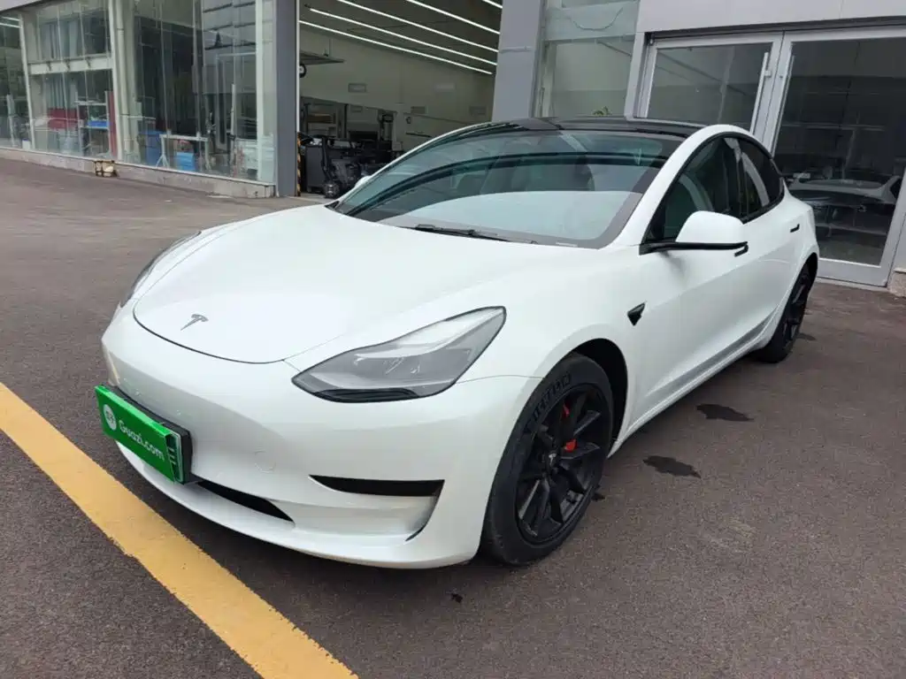 Tesla Model 3 — миниатюра 2