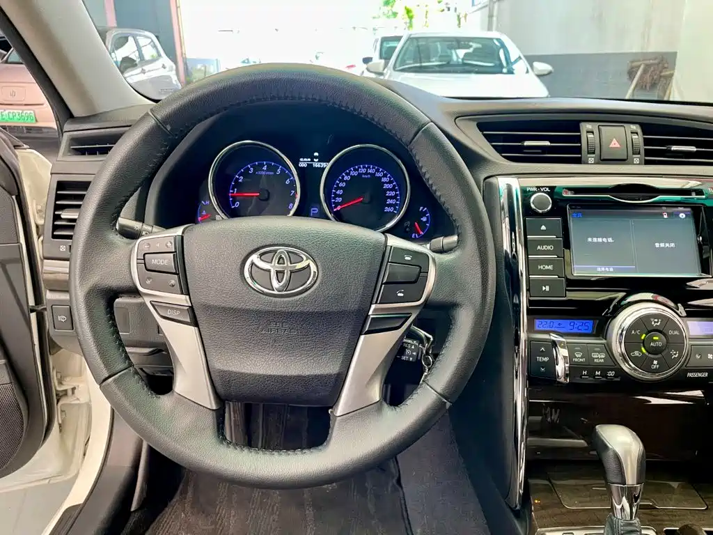 Toyota Reiz — миниатюра 13
