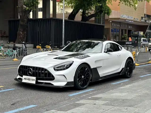 MERCEDES-BENZ AMG GT