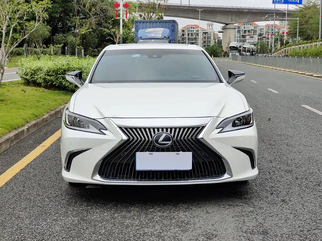 Lexus ES 2018 200 V