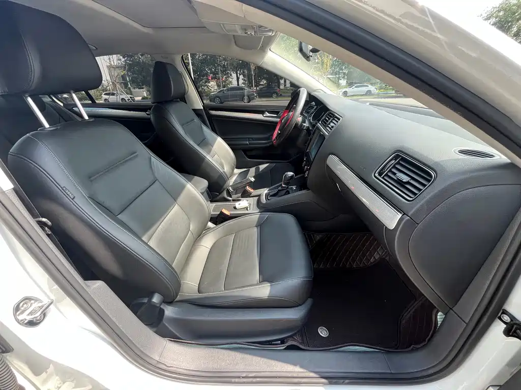 Volkswagen Sagitar — миниатюра 12