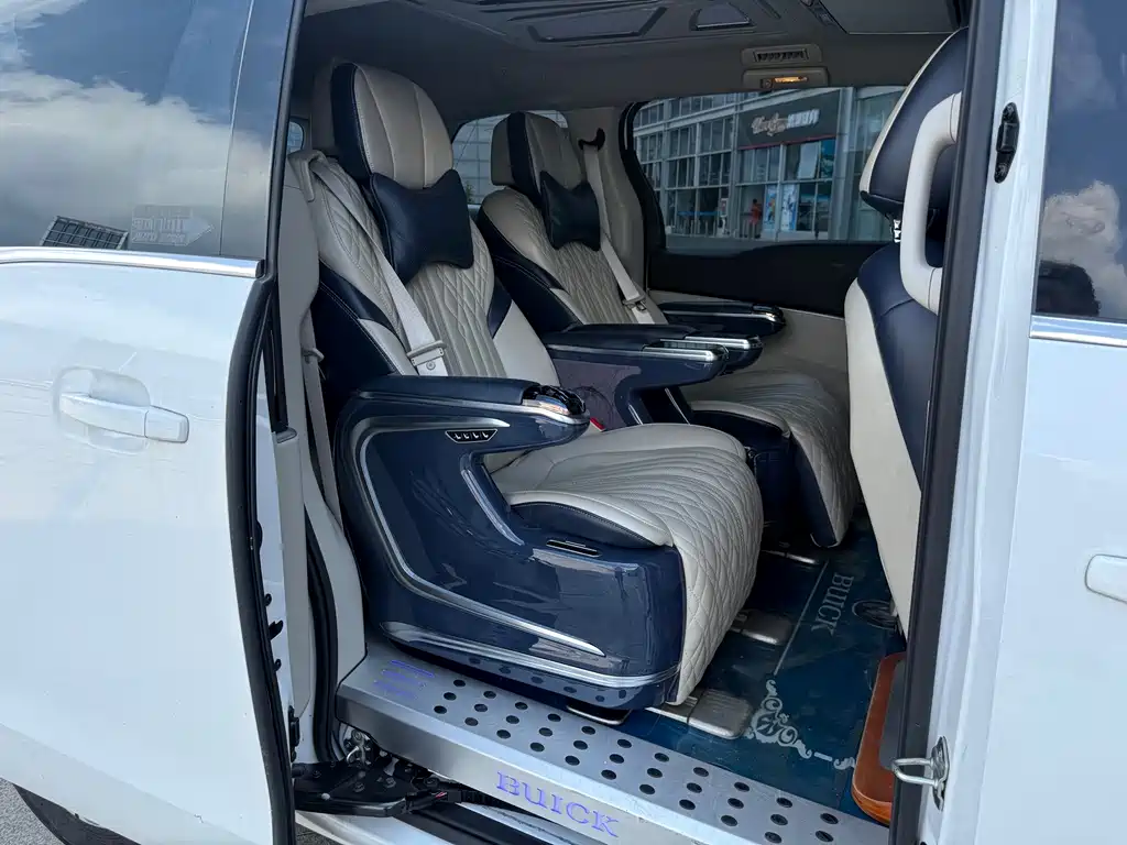 Buick GL8 — миниатюра 7