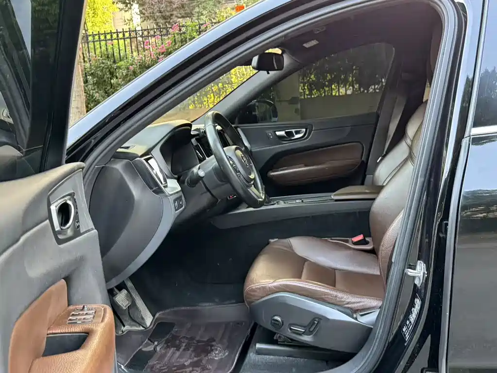 Volvo XC60 2021 T5 Luxury
