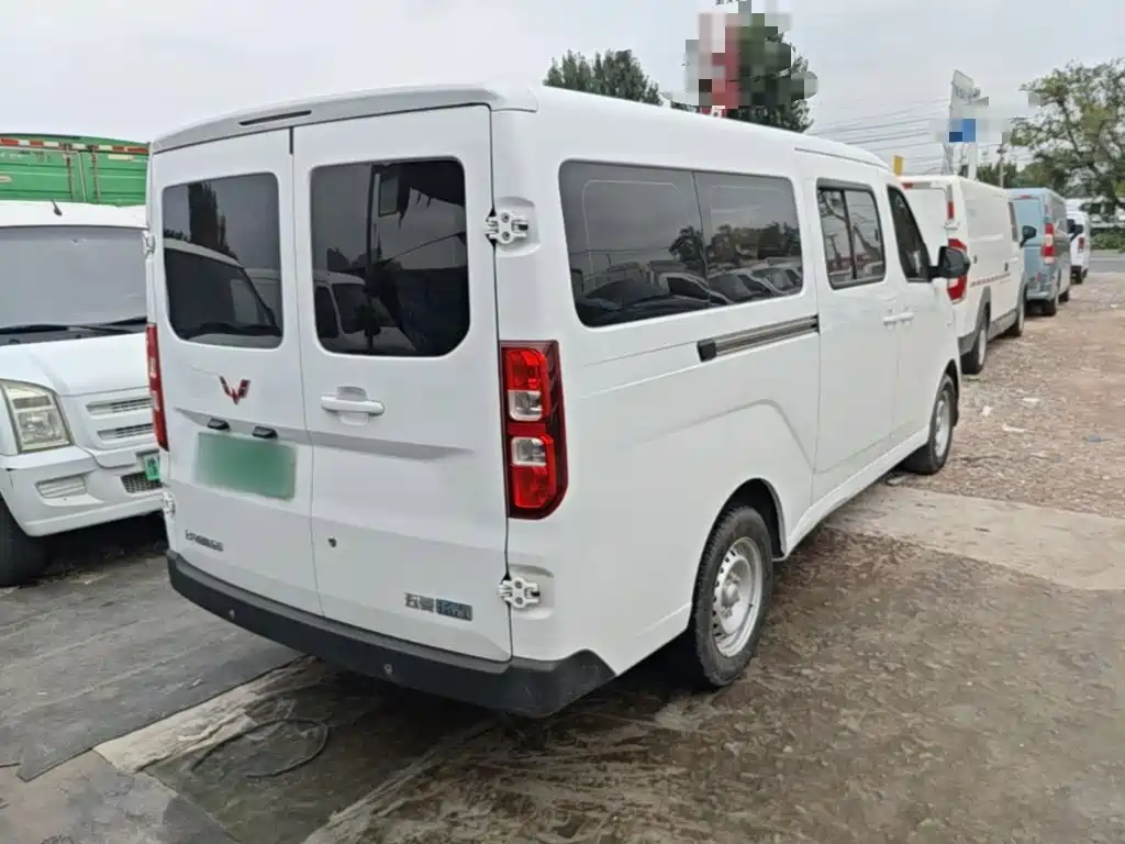 Wuling Yangguang — миниатюра 7