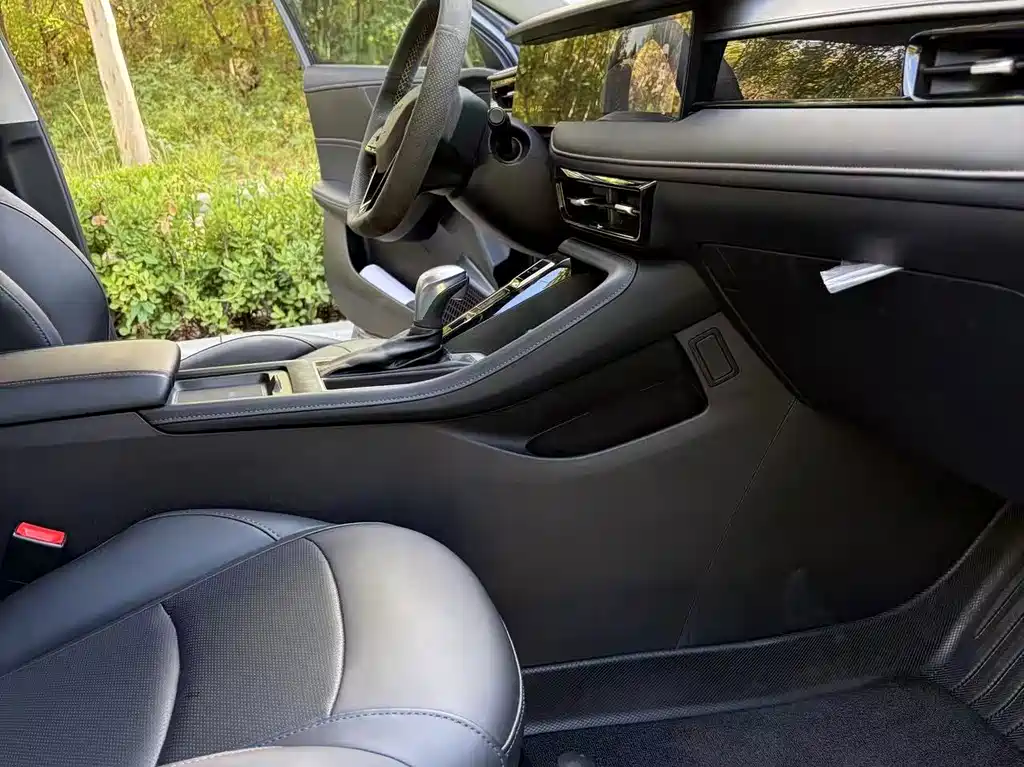 Roewe i5 — миниатюра 9