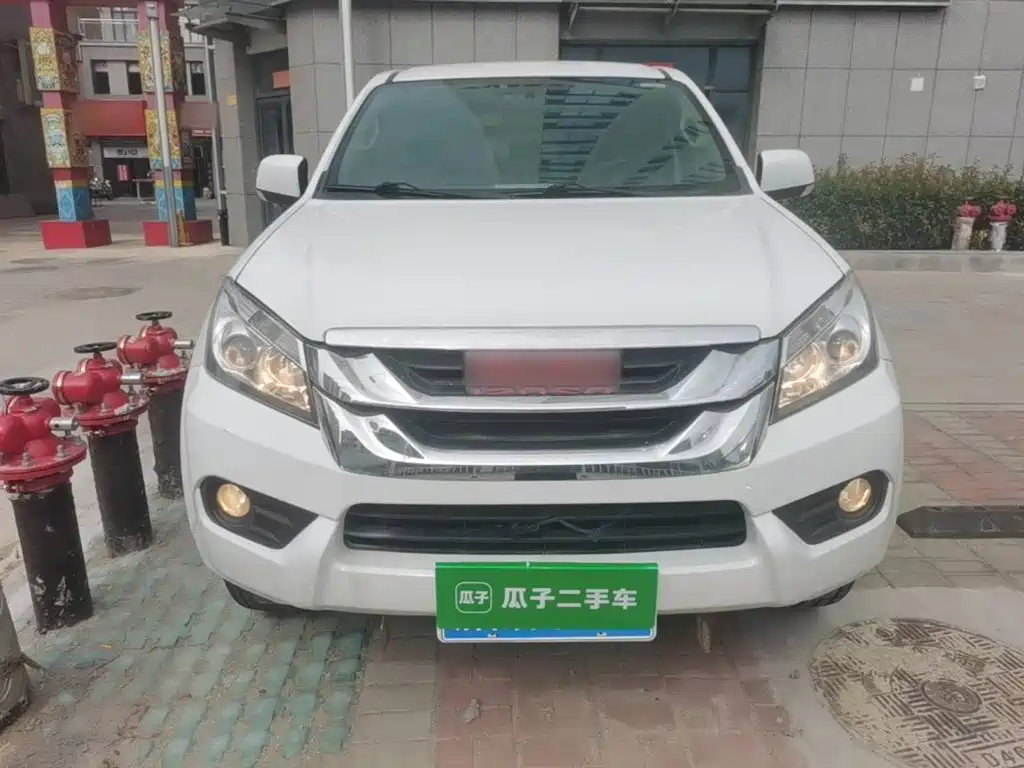 Isuzu MU-X — миниатюра 3