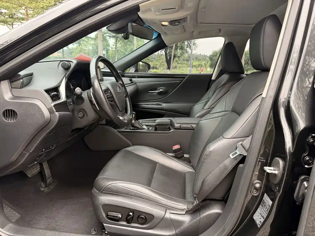Lexus ES — миниатюра 5
