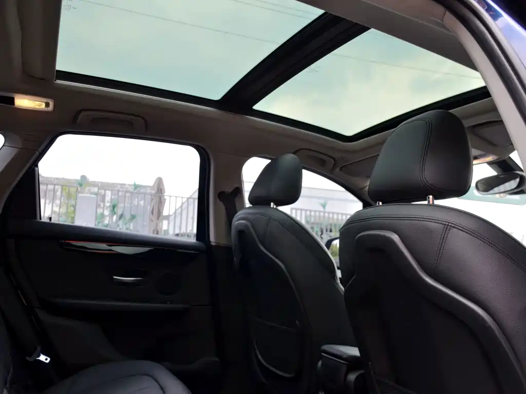 BMW 2 Series Active Tourer (Import) — миниатюра 10