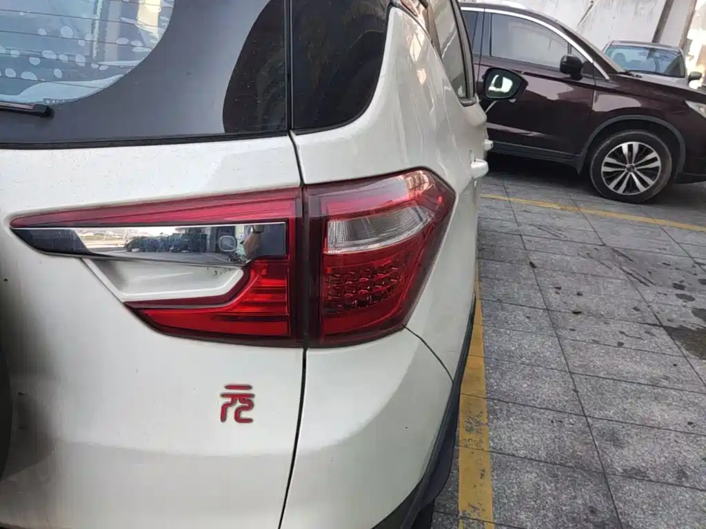 BYD Yuan — миниатюра 8