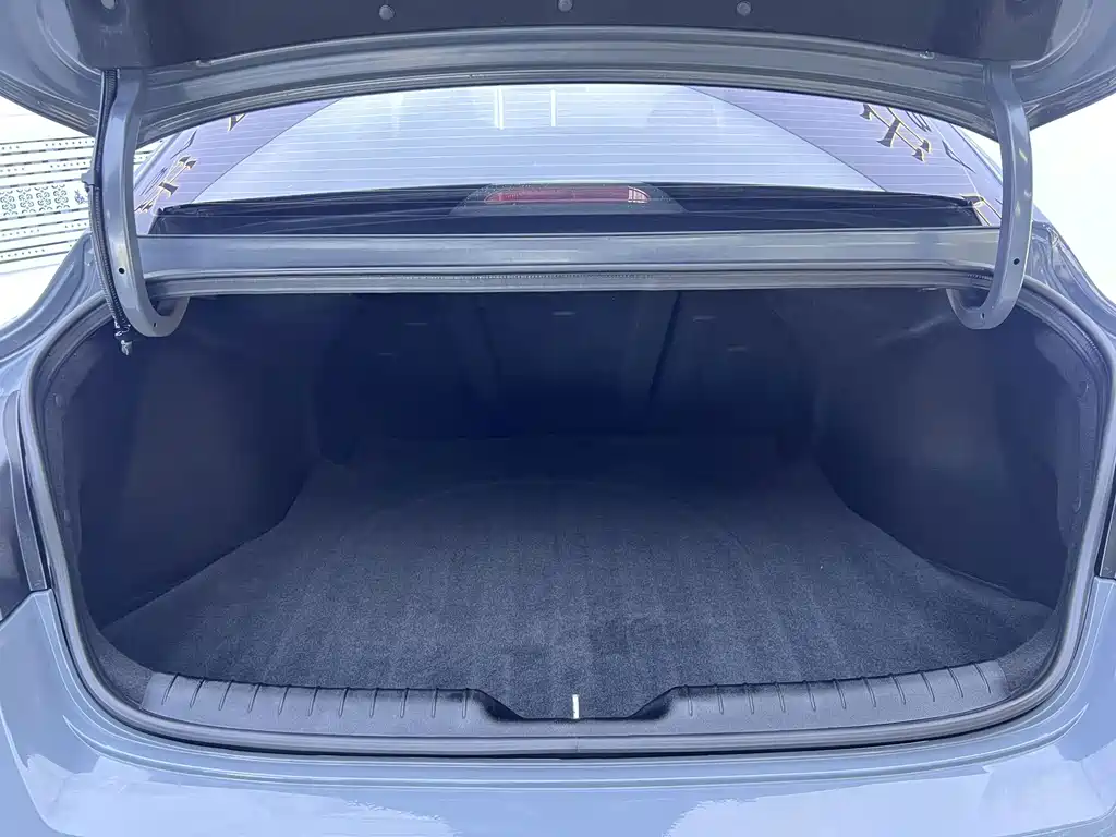 Hyundai Elantra — миниатюра 17