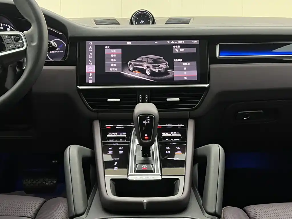 Porsche Cayenne — миниатюра 19