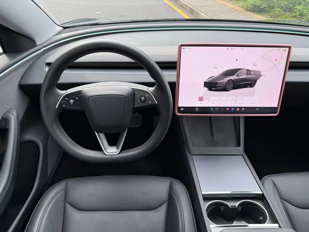 Tesla Model 3 — миниатюра 10
