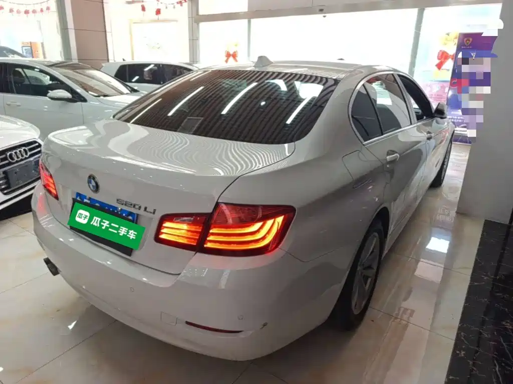 BMW 5 Series — миниатюра 7