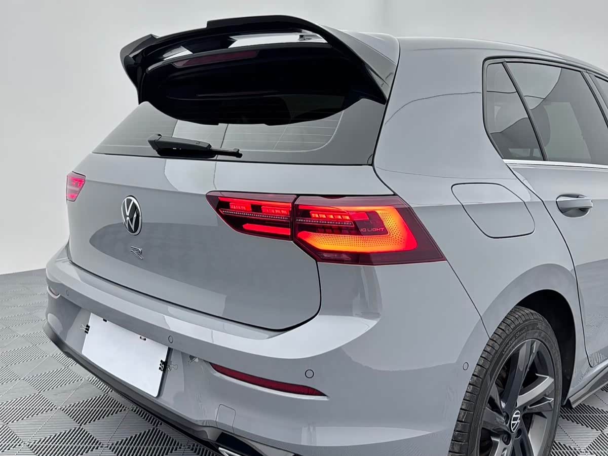 Volkswagen Golf 1.4 л 2023 г. Серебристо-серый, пробег 38000 км