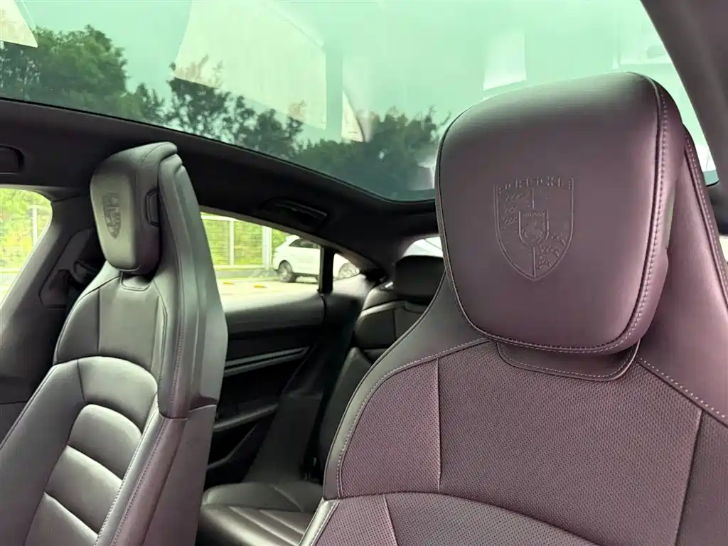 Porsche Taycan — миниатюра 8