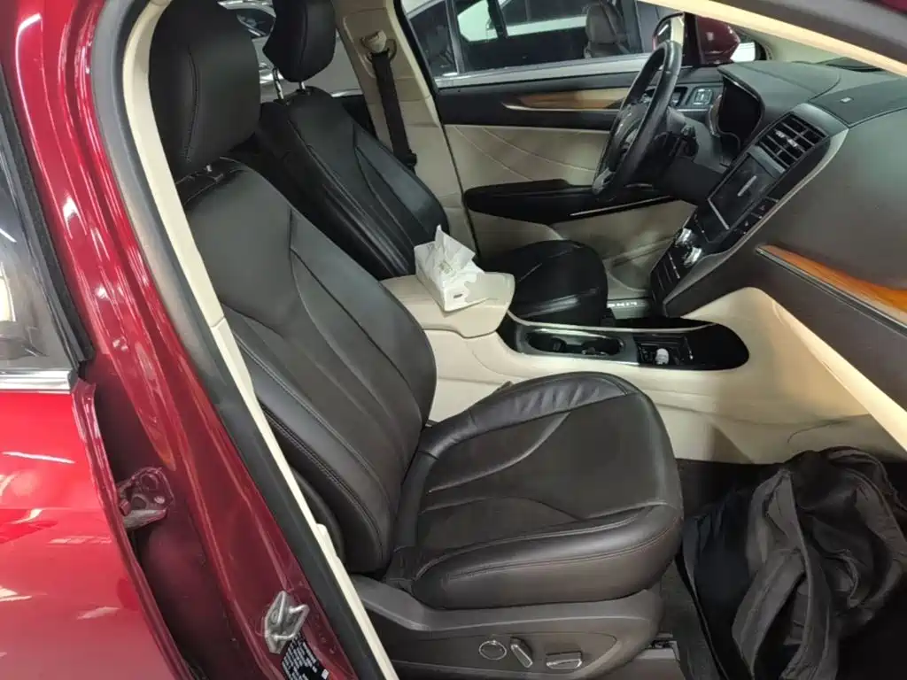Lincoln MKC — миниатюра 25