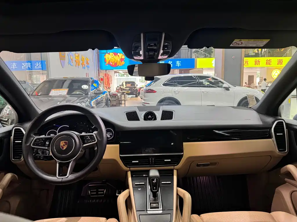 Porsche Cayenne — миниатюра 12