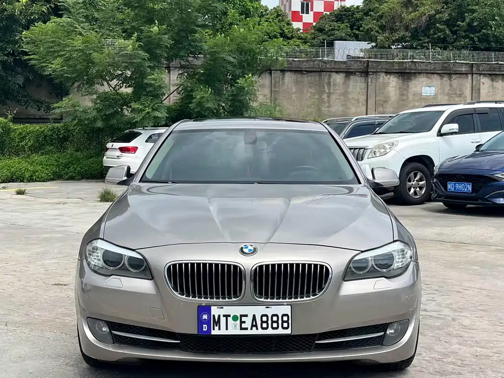 BMW 5 Series — миниатюра 2