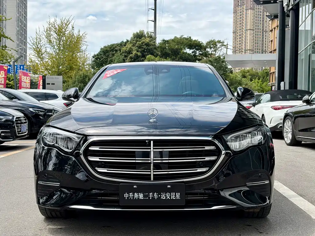 Mercedes-Benz E-Class — миниатюра 2