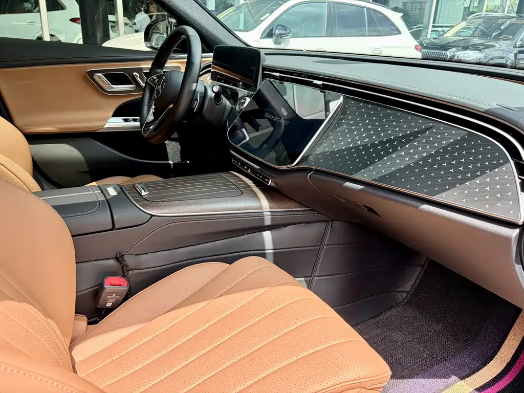 Mercedes-Benz E-Class — миниатюра 17