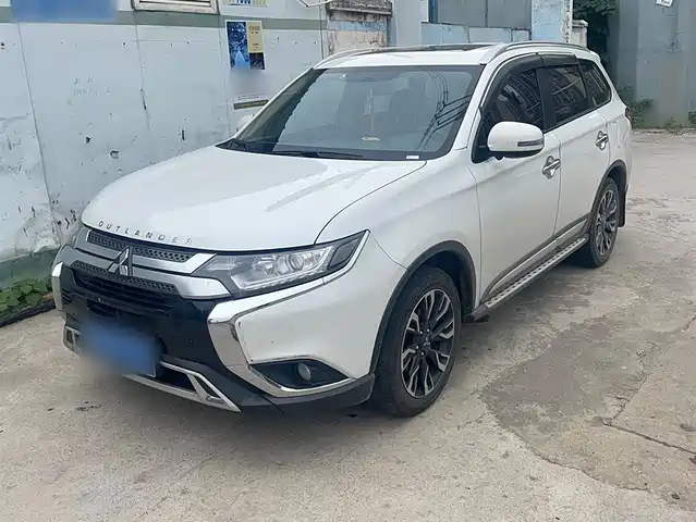 MITSUBISHI OUTLANDER