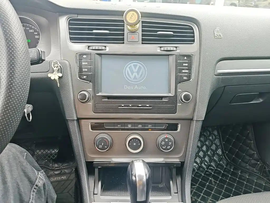 Volkswagen Golf — миниатюра 13